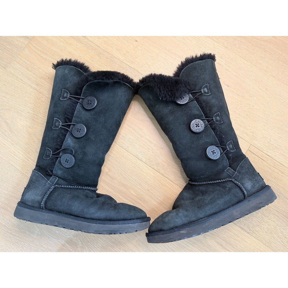 UGG Australia Bailey Triple Button Tall Boots ~ Black Sheepskin Women’s Size 8